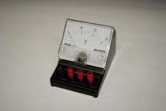 Student bench meter 3 Range, 0-3/0-15/0-30V. DC - Haines Educational